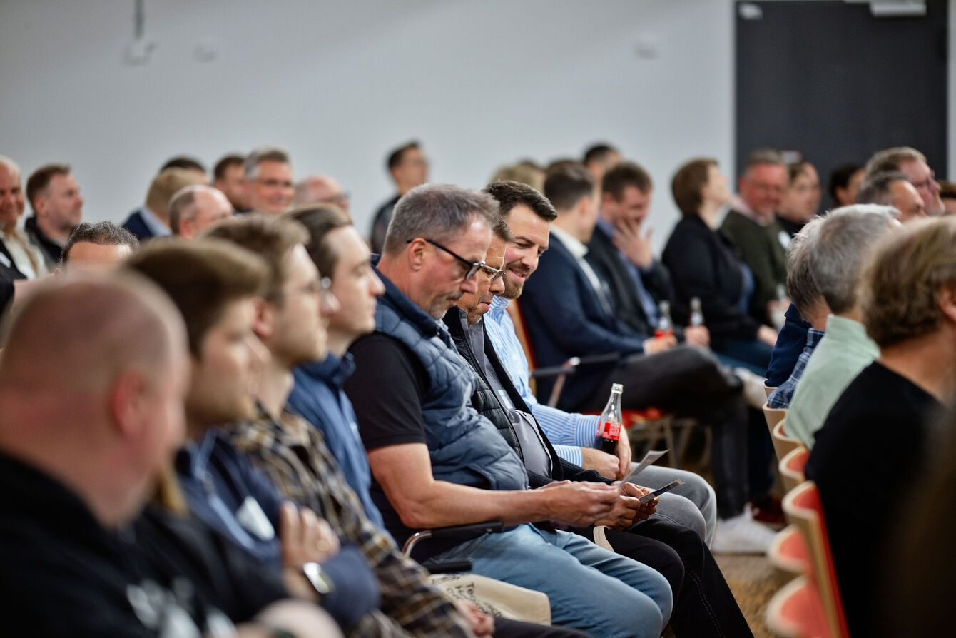 ReConnect@THGA: 2026 trafen sich erneut die Alumni der THGA zum Austausch und zur Vernetzung. Willkommen im Studierendenzentrum der THGA