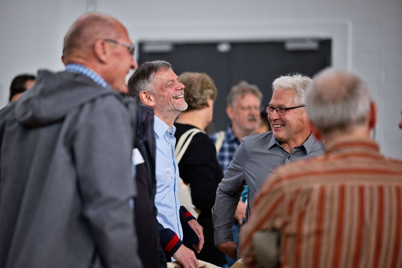 ReConnect@THGA: 2026 trafen sich erneut die Alumni der THGA zum Austausch und zur Vernetzung. Willkommen im Studierendenzentrum der THGA