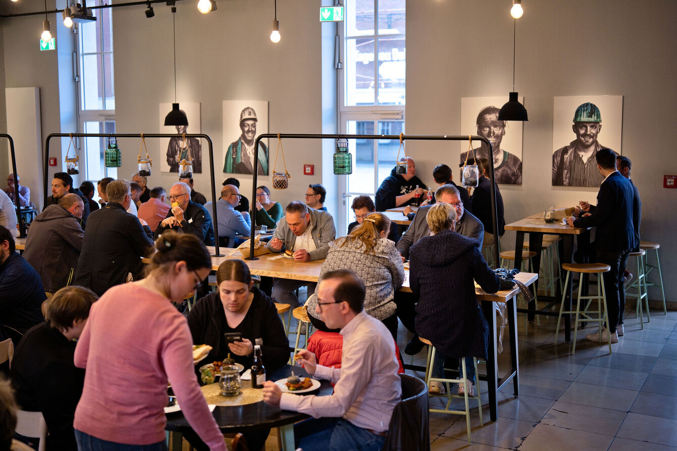 ReConnect@THGA: 2026 trafen sich erneut die Alumni der THGA zum Austausch und zur Vernetzung. 