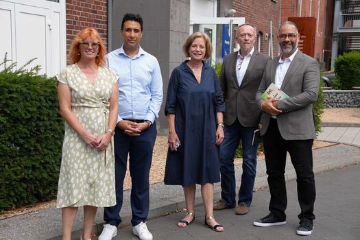 Austausch beim Besuch der SIG-Marokko auf dem Campus der THGA