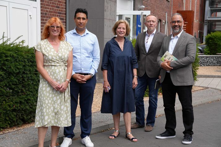 Austausch beim Besuch der SIG-Marokko auf dem Campus der THGA