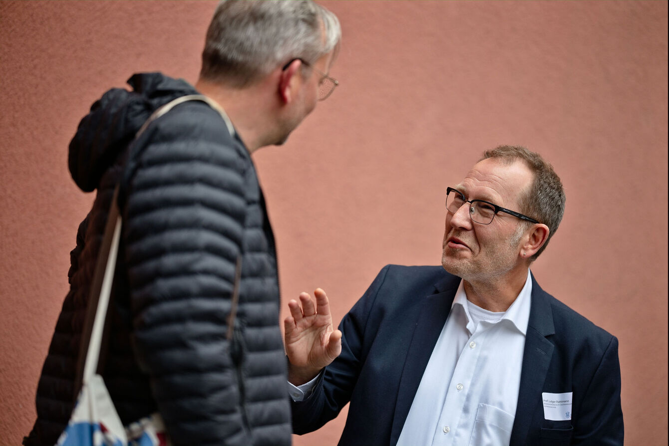 ReConnect@THGA: 2026 trafen sich erneut die Alumni der THGA zum Austausch und zur Vernetzung. Willkommen im Studierendenzentrum der THGA