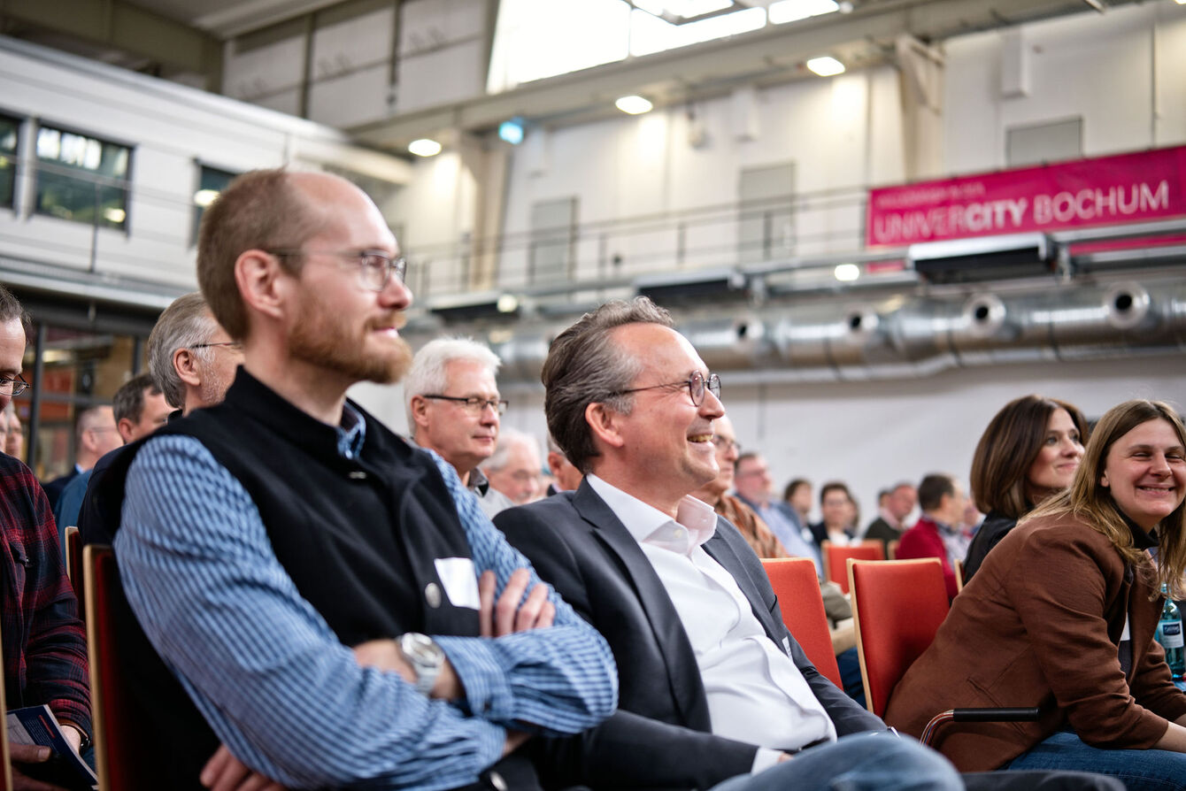 ReConnect@THGA: 2026 trafen sich erneut die Alumni der THGA zum Austausch und zur Vernetzung. Willkommen im Studierendenzentrum der THGA
