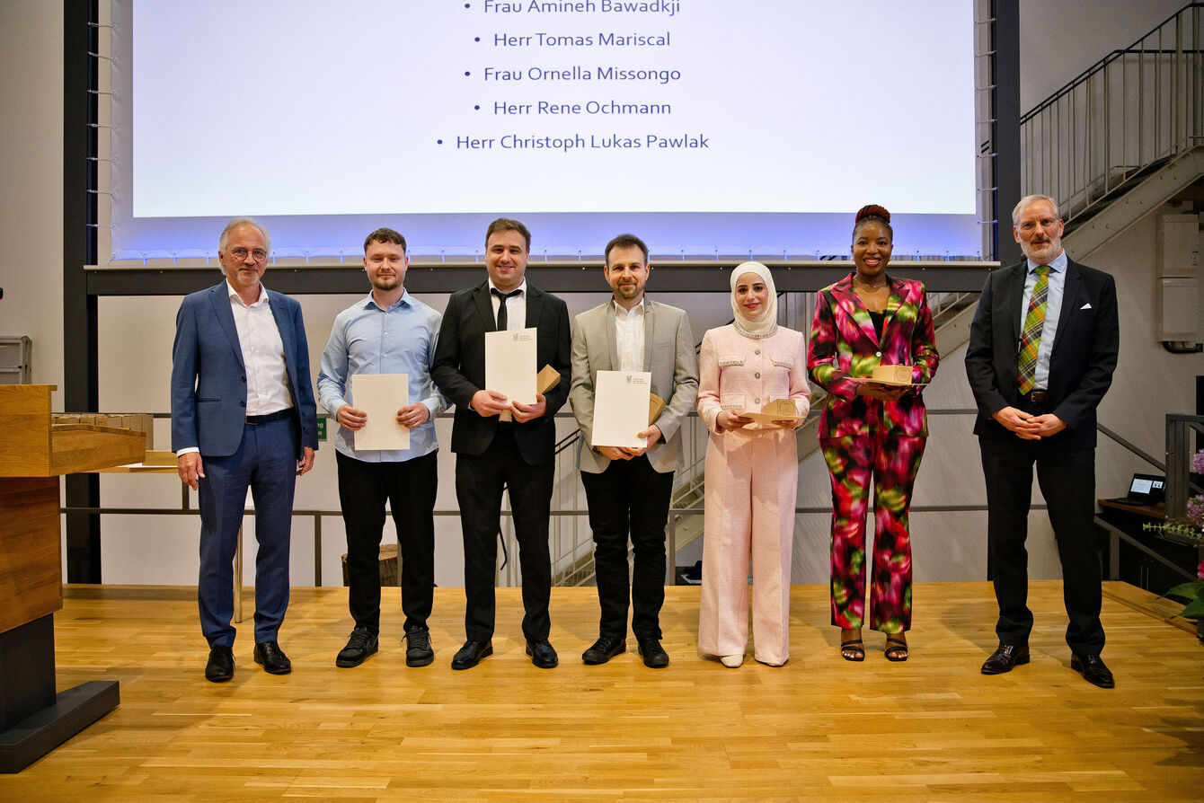 Graduierung der Studierenden im Studiengang Verfahrenstechnik an der THGA. 