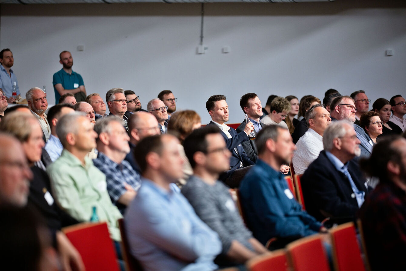 ReConnect@THGA: 2026 trafen sich erneut die Alumni der THGA zum Austausch und zur Vernetzung. Willkommen im Studierendenzentrum der THGA