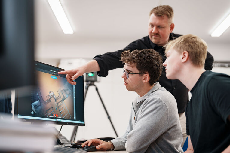 Das Vermessungswesen an der THGA verfügt über eine moderne Laborausstattung.